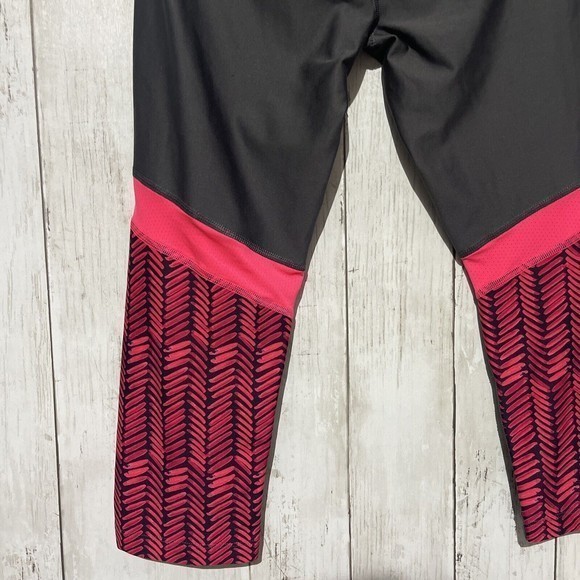 Under‎ Armour Women's Compression Alpha Yoga Capri Grey / Pink Size Medium - Picture 7 of 7